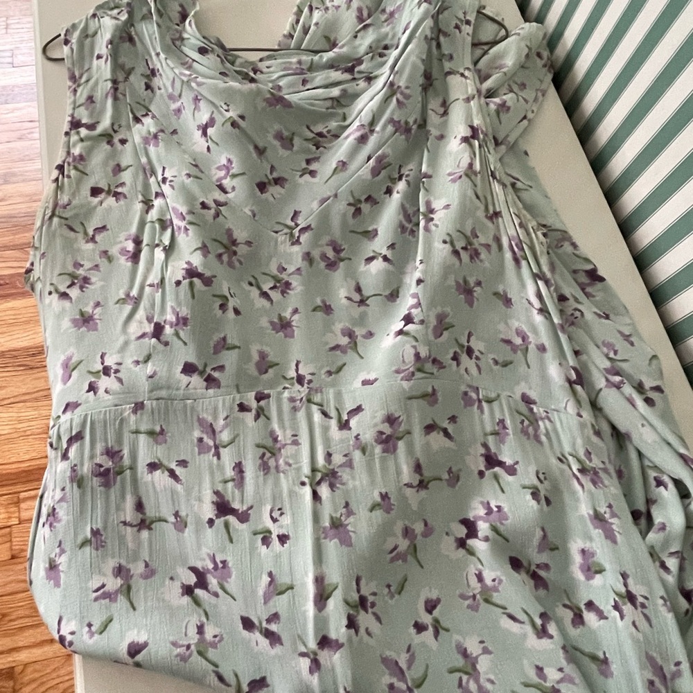 Dress - Picture 9 of 9